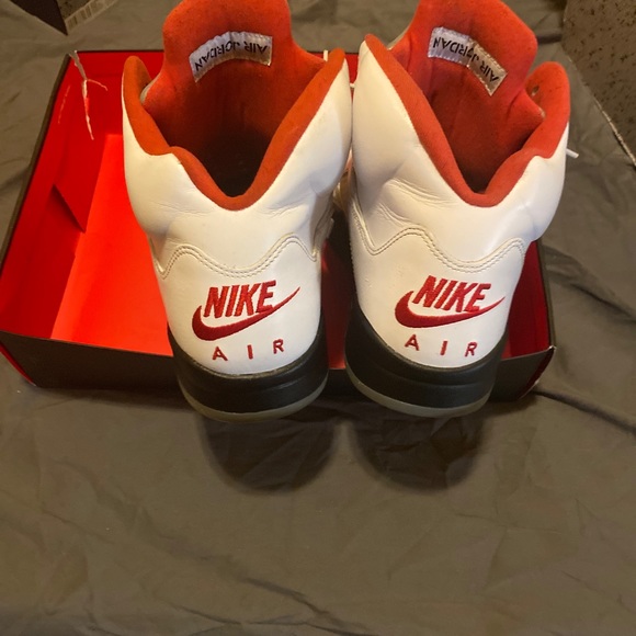 Jordan 5 - Picture 2 of 6